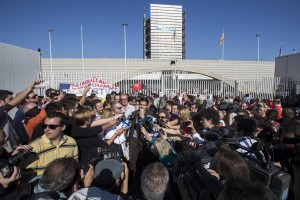 Acto-de-protesta-contra-el-cierre-de-RTVV-en-Burjassot