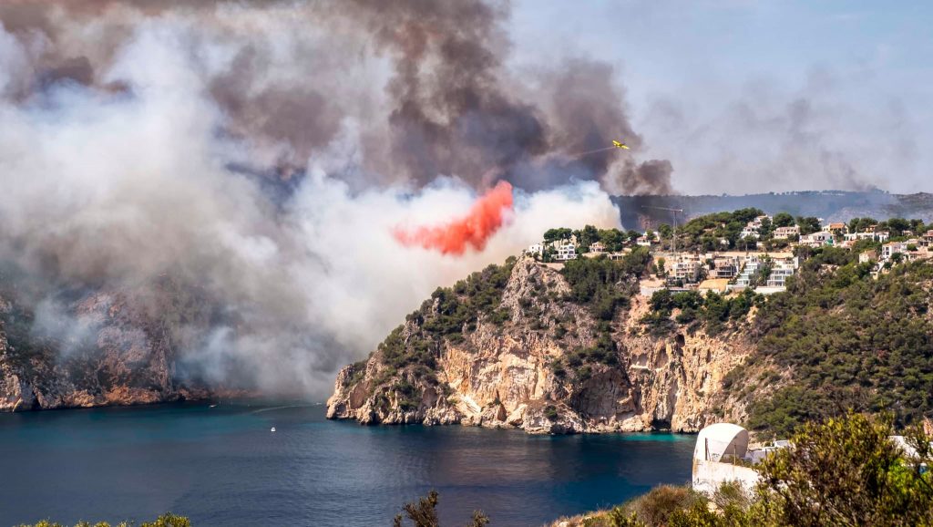 la granadella en flames incendi